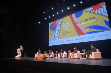 Juan Gabriel Vásquez gana la Bienal de novela Mario Vargas Llosa