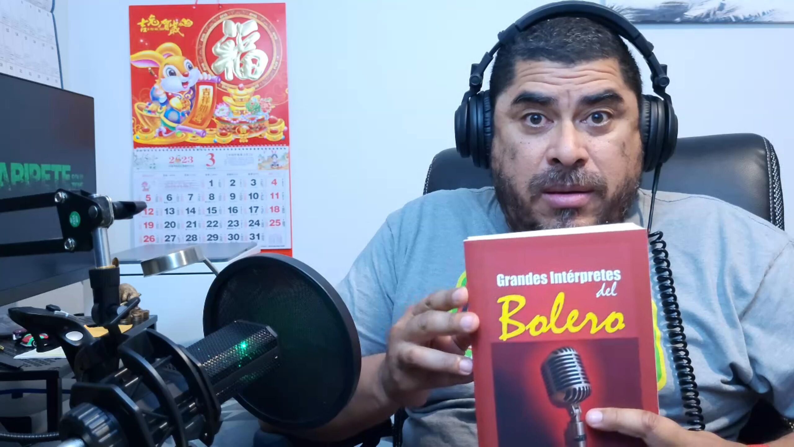 ¿Quién es Juan Rodulfo?: Escritor, editor y editor venezolano, gerente de marketing en Guaripete Solutions, presentador del podcast Ubuntu Cafe y canal de YouTube, diseñador gráfico, piloto de drones comerciales certificado Parte 107